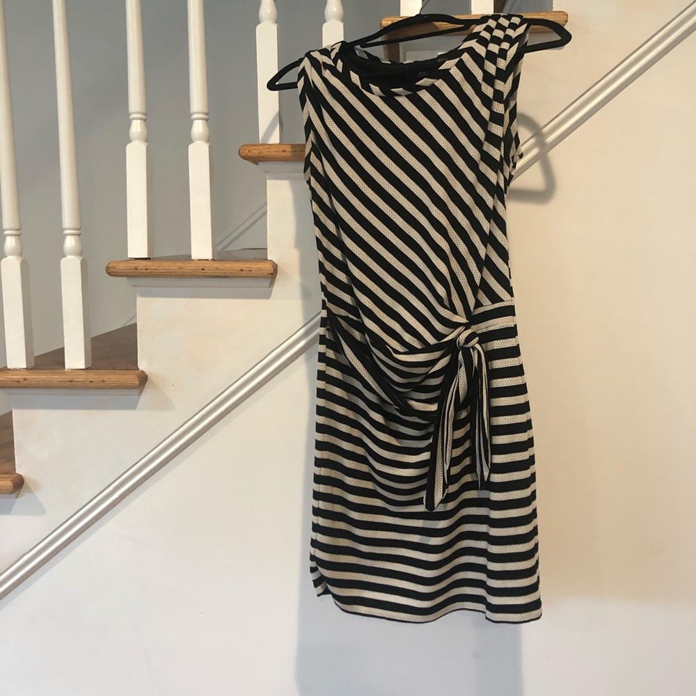 GUESS black & cream belted dress
